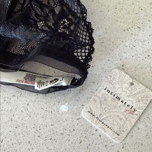 NWT Free People Care FP Reya Lace Bralette M Black Lace Netting Sheer Pull On - Picture 6 of 15
